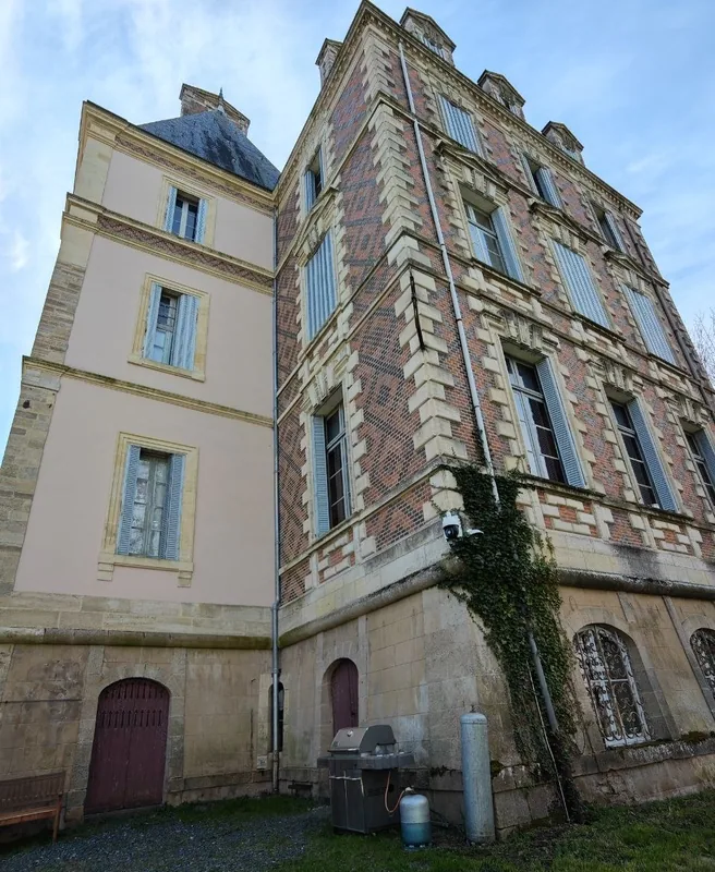 The pavilion seen full height from the lawn